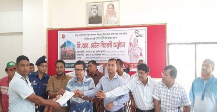 শ্যামনগরে দুর্গাপূজা উপলক্ষে প্রস্তুতিমুলক সভা ও উপহার বিতরণ